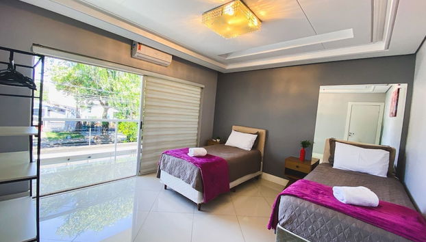 Casa com piscina 5 suites 1 quarto e AC - Photo 5, Room