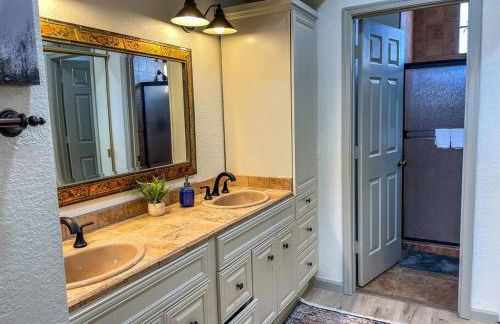 Lakefront Hacienda with Pool, Hot-tub, Tennis - Foto 26