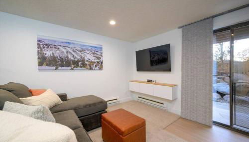 Mountainside Ski & Golf Retreat - Photo 2