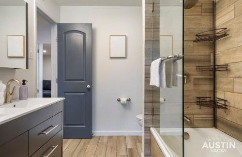 1BR 1BA Pet Friendly Condo w Pool, Gym, Walk to SoCo and Lake by Austin Vacay - Foto 29