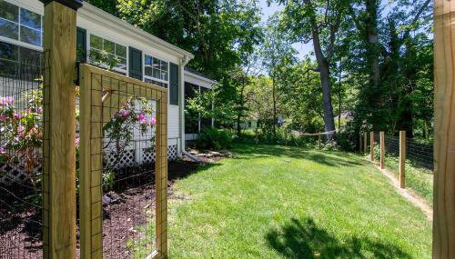The Maple House Fully Fenced-in Yard! - Foto 4