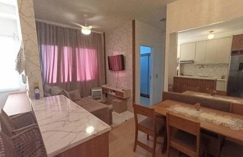 Apartamento aconchegante com excelente localização e piscina - Foto 14