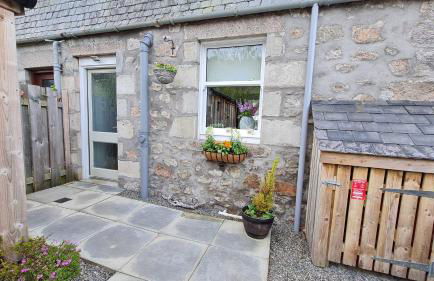 Deeside Holiday Cottages - Photo 10