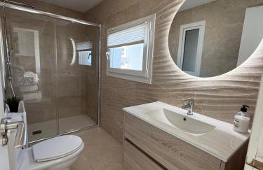 Front Sea View Penthouse - Photo 34