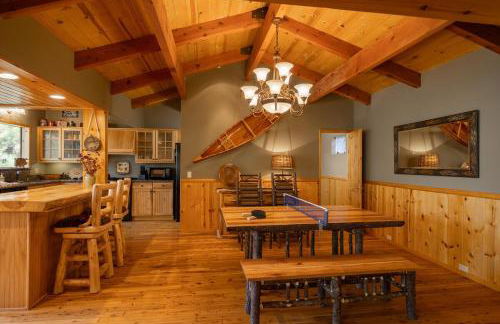 Ultimate Lakeview Lodge and ON THE LAKE! with a Hot-Tub! - Foto 26