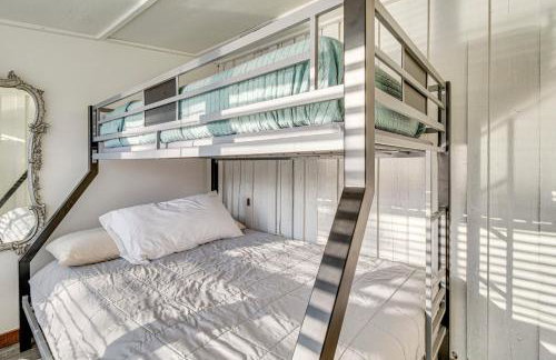 Fish House with Deck, Fire Pit and River Views - Foto 23