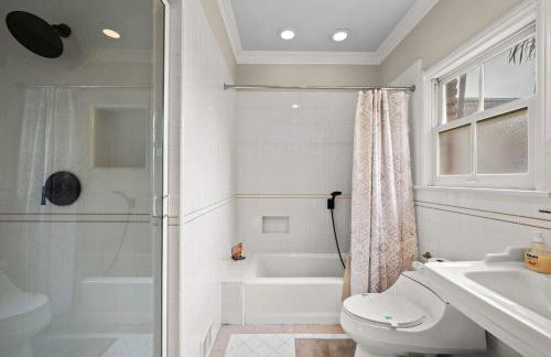 Spacious 5BR LA Villa with Pool Spa & Game Room - Foto 29