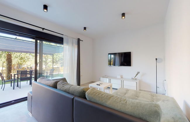 2 Bed House - Sleeps 4 - Hottub - Garden - Parking - Foto 1