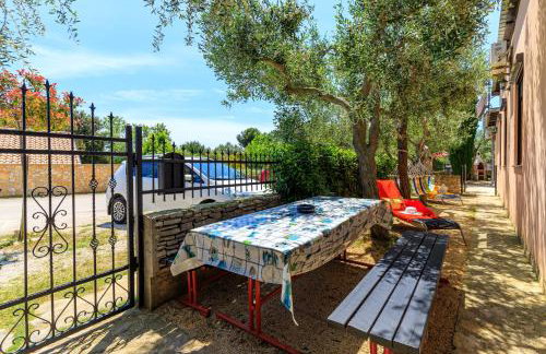 Apartments Kiki 150 METERS TO THE BEACH - Foto 18