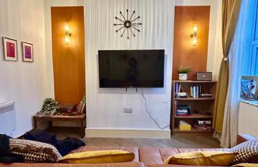 1Bd Apt City Centre Contractor Friendly - Foto 1