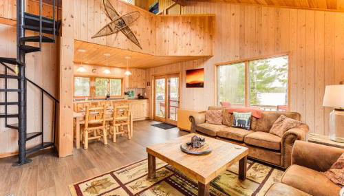 Private Peninsula! Modern-Rustic Fall Lake Cabin - Foto 3