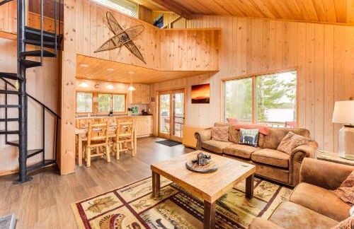 Private Peninsula! Modern-Rustic Fall Lake Cabin - Foto 3