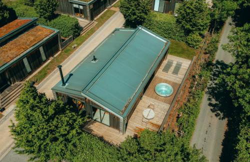 Nyland Lodge - Hot Tub - Fireplace - Free Parking & WiFi - Foto 35