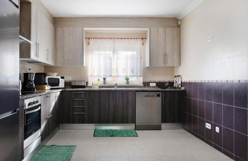 Villa Rosa com Piscina e Jacuzzi - Foto 29