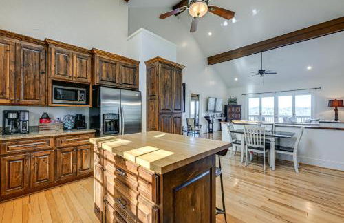 Hot Tub and Water Views Lake Glenville Home! - Foto 8