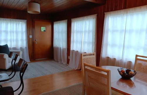 Mid Century Style Cottage Near Historic Downtown - Foto 26