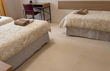 Melannie's Apartment 2 - Photo 12