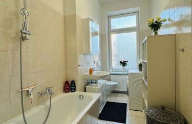 Attraktive Wohnung im grünen Hinterhof - Foto 11