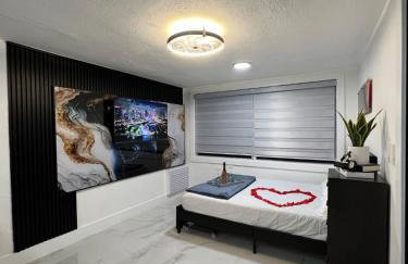 AMIRI Hollywood 5 mins from Hard Rock Stadium & The Guitar - Foto 30