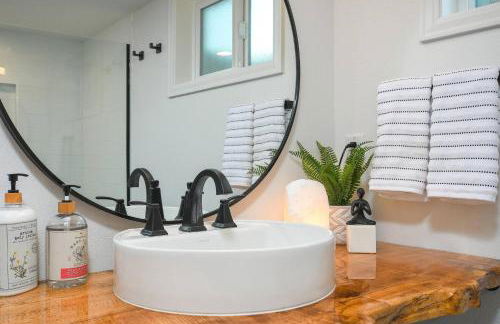 Bright & Modern Basement Apartment DT N'hood - Foto 17