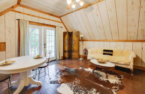 Chic Tree House Studio about 24 Mi to Bandera! - Foto 4