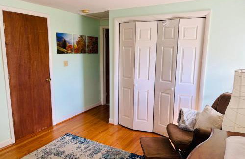 Private Green Cottage near downtown - Photo 5