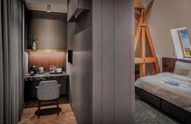 Mottl House by Adrez - Photo 20