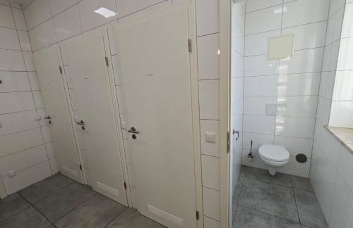 Spacious Worker Apartments with Rooftop Terrace - Up to 21 Guests - Foto 23