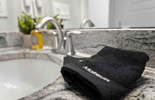 5 Minutes to Beach and Downtown Fire pit Grill - Foto 43