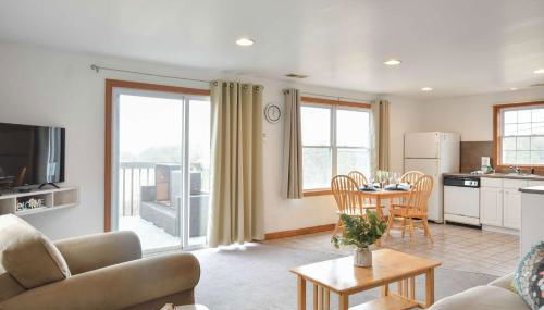 12218 - Beautiful Views of Cape Cod Bay Access to Private Beach Easy Access to P-Town - Foto 4