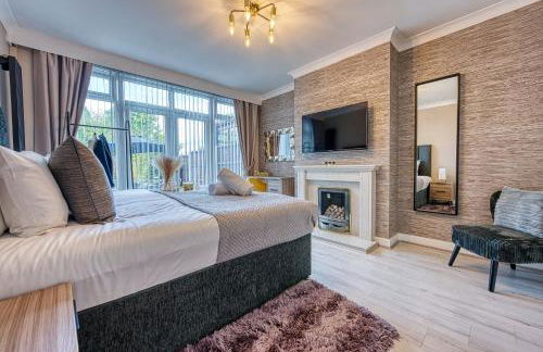 Elegant 5 Bed House - Sleeps 9, Central Solihull, NEC, JLR, HS2, Resorts World, Airport Business and Leisure Stays, - Foto 3