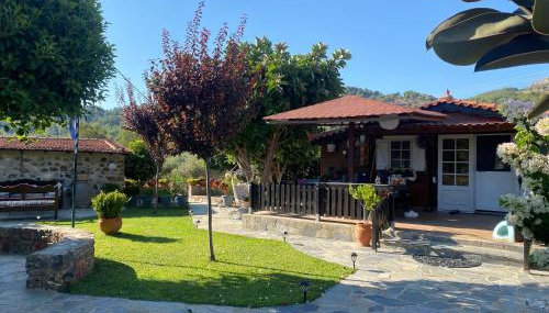 A wooden house in Kardamyla - Foto 3, Garden, Garden view