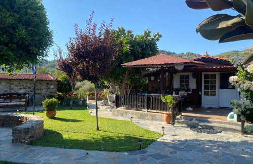 A wooden house in Kardamyla - Foto 3