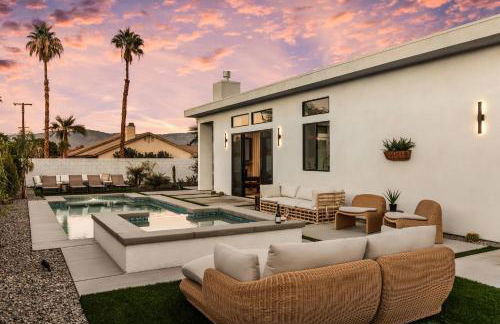 Desert Oasis: Pool, Spa, Golf Sim + EV Charger - Foto 50