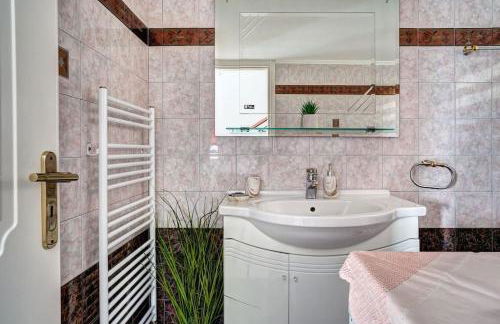 Chrysanthi Luxury Villa In Salakos, with Pool & Jacuzzi, Near Beach - Foto 33