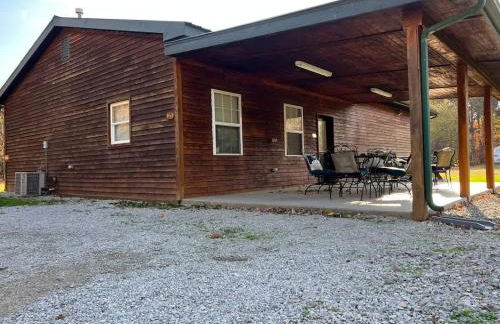 Arcadia Cabin #25 on Patoka Lake in Southern Indiana - Foto 1