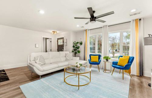 Manchaca 4 bedroom sleeps 10 Pool and Hot tub - Photo 20