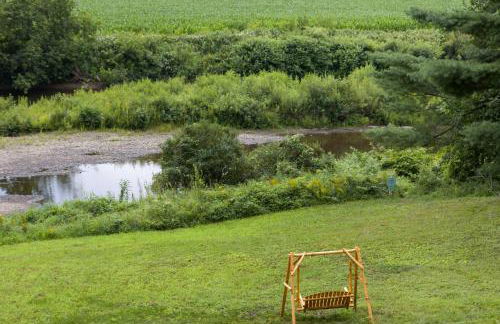 Riverside Tiny House with hot tub near Stowe - Foto 24
