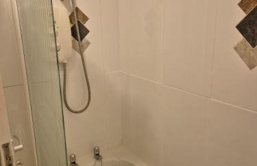 Harrogate central apartment - Photo 14