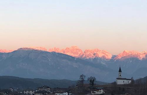Appartamento luminoso, giardino, vista Dolomiti. - Foto 1