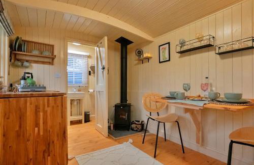 Finest Retreats - The Chicken Hut - Photo 4