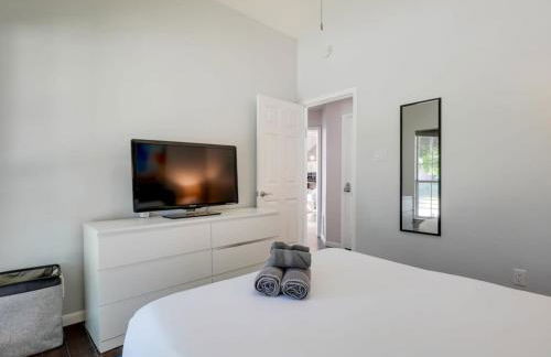 3-BD 2-BA Northern Dallas Retreat Hot Tub and BBQ - Photo 28