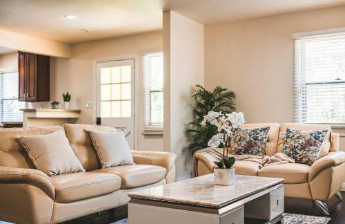 Spacious Retreat w Large Kitchen & Outdoor Patio - Photo 106