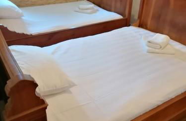 Rustic cottage with stunning swimming pool - Foto 23