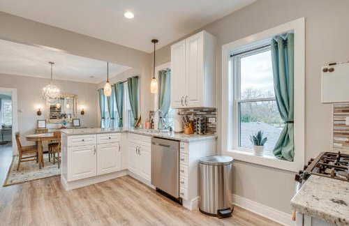 Family Apartment with Deck and Yard Near Northwestern - Foto 16