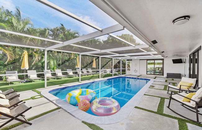 Coastal Retreat Stylish 4 BDR w/ Private Pool! - Foto 32