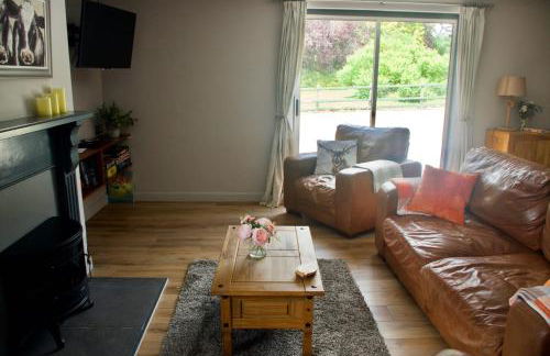 Converted Stables at Peaceful Family Farm Stay - Photo 10