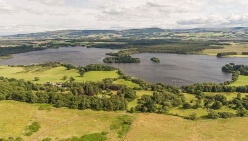 The Old Barn - cottage with spectacular lake view - Foto 1