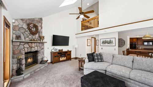 Ski-In Ski-Out SnowPine Village Townhouse - Foto 1