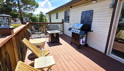 Paddleboards, Air Hockey, Grill, Fire Pit, WD, Brkfst, Sleeps 10, upper - Foto 2